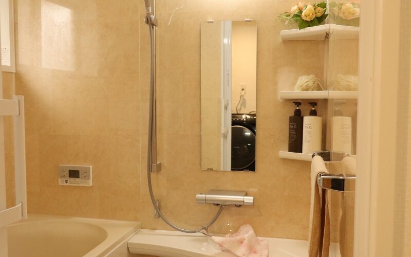 お風呂の移動リフォーム | 狭い洗面所と場所を入れ替え