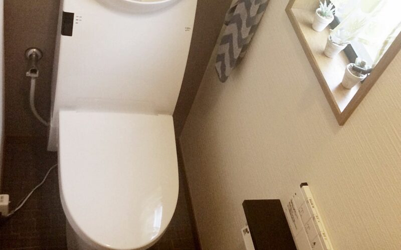 高性能で掃除も簡単なリクシルのトイレにリフォーム　滋賀県栗東市
