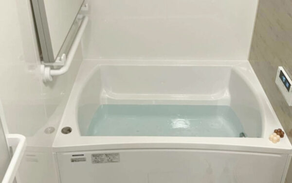 築35年の狭い浴室・洗面所を念願のシステムバス・きれいな洗面所へリフォーム｜草津市