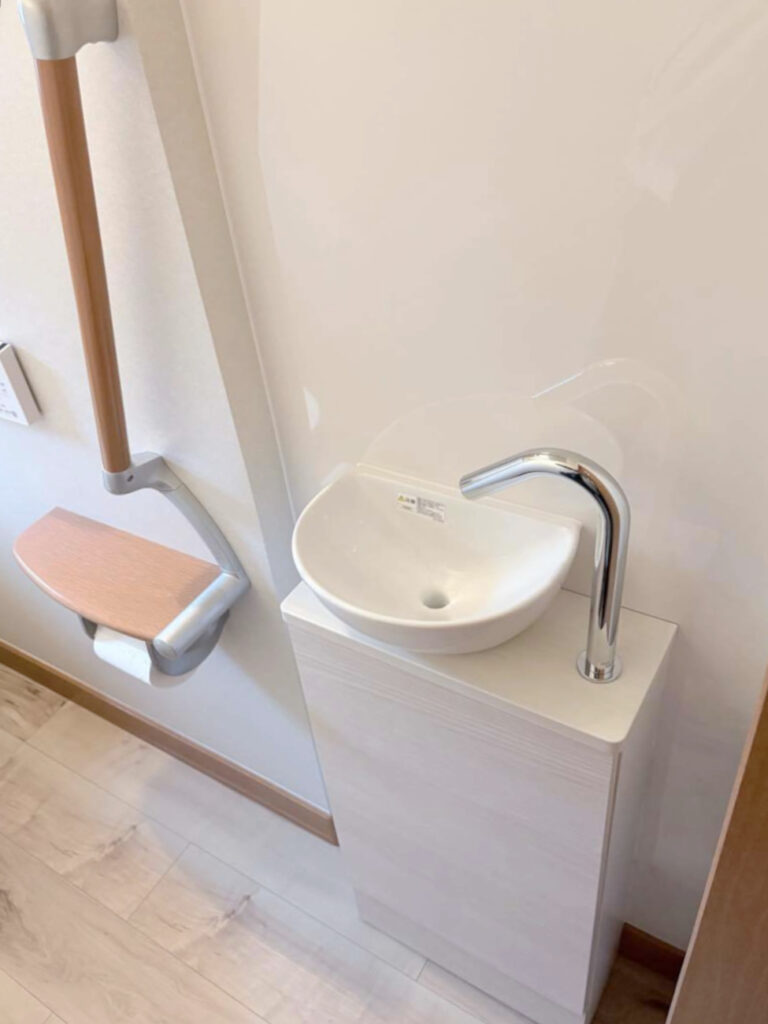 リフォーム後のトイレ３