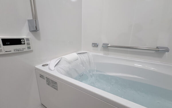 好きな音楽とともにくつろげる浴室へ！収納しやすい洗面所・トイレも実現した水回りのリフォーム｜大津市