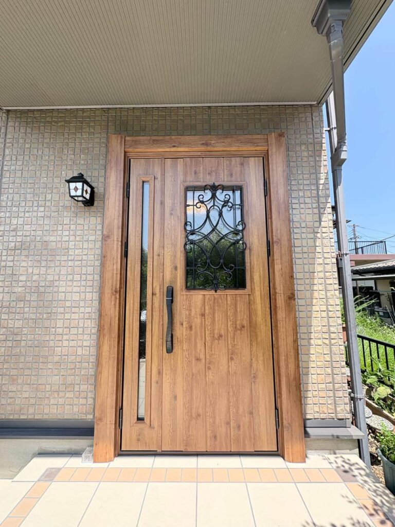 リフォーム後の玄関ドア１